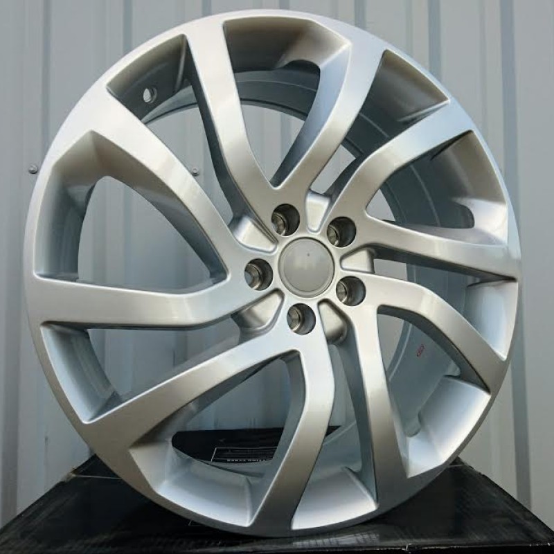 Land rover 137 8x19 5x108